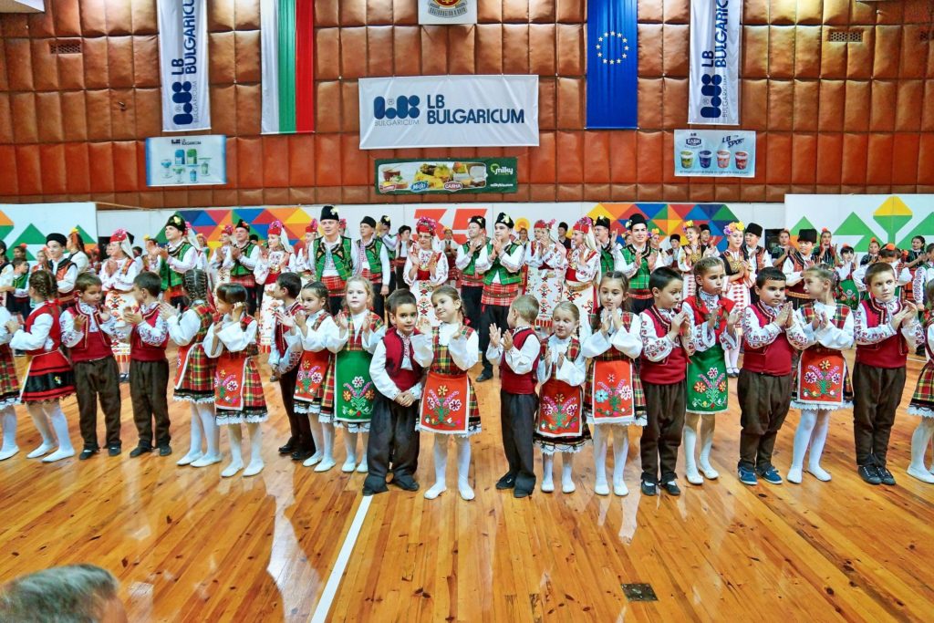 XI Фестивал за български хора и танци „Хайдушка софра“